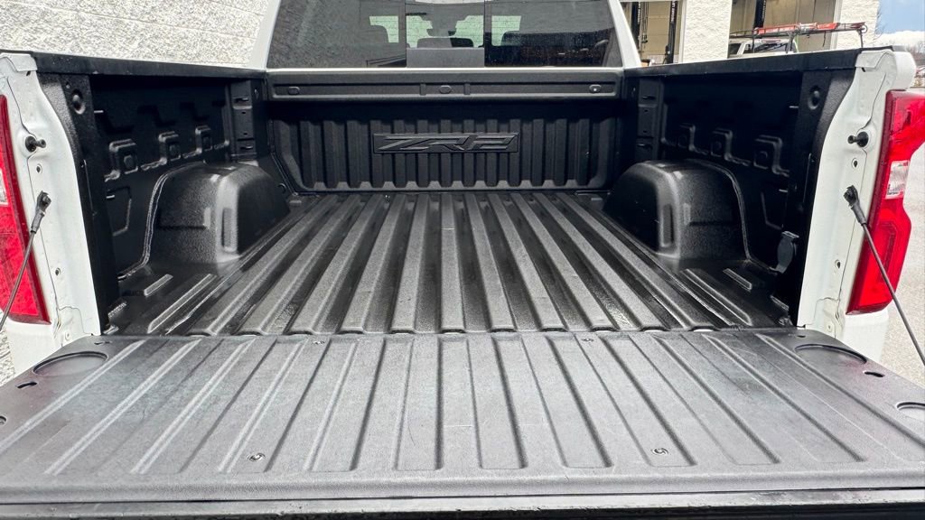 Used 2024 Chevrolet Silverado 1500 ZR2 w/ Technology Package image 17