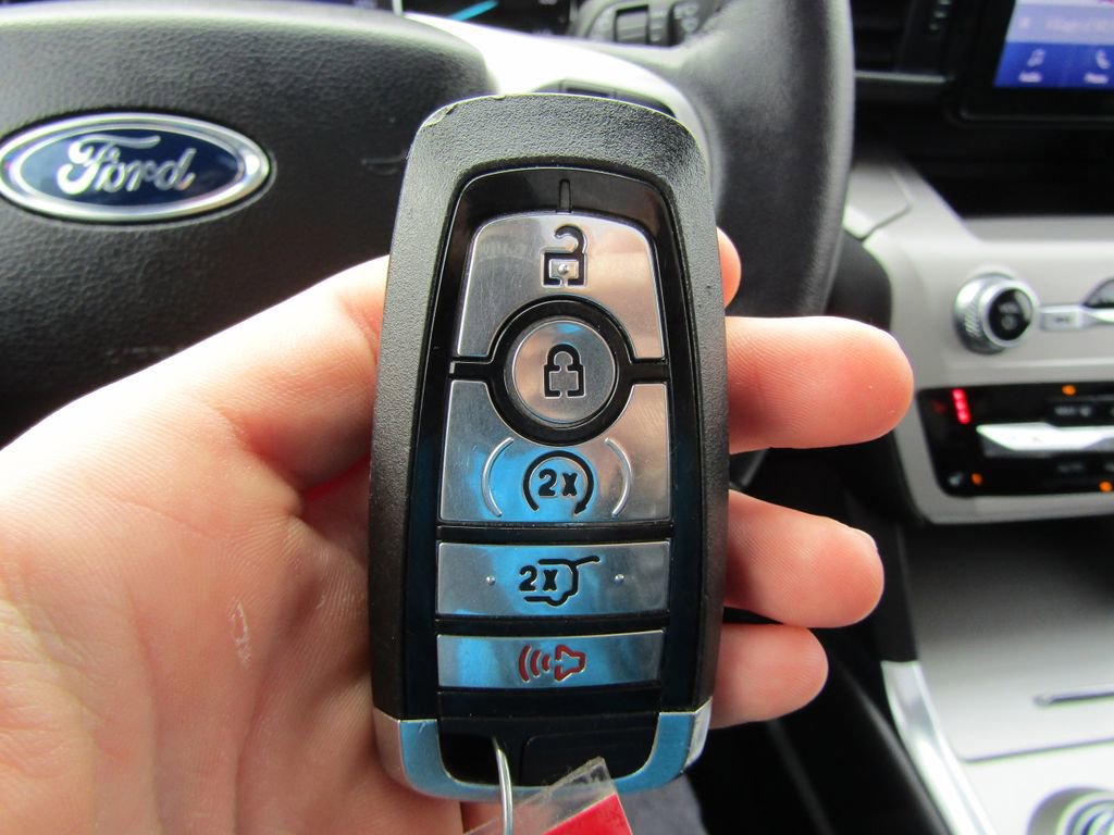 Used 2024 Ford Explorer XLT w/ Equipment Group 202A AWD/4WD image 44