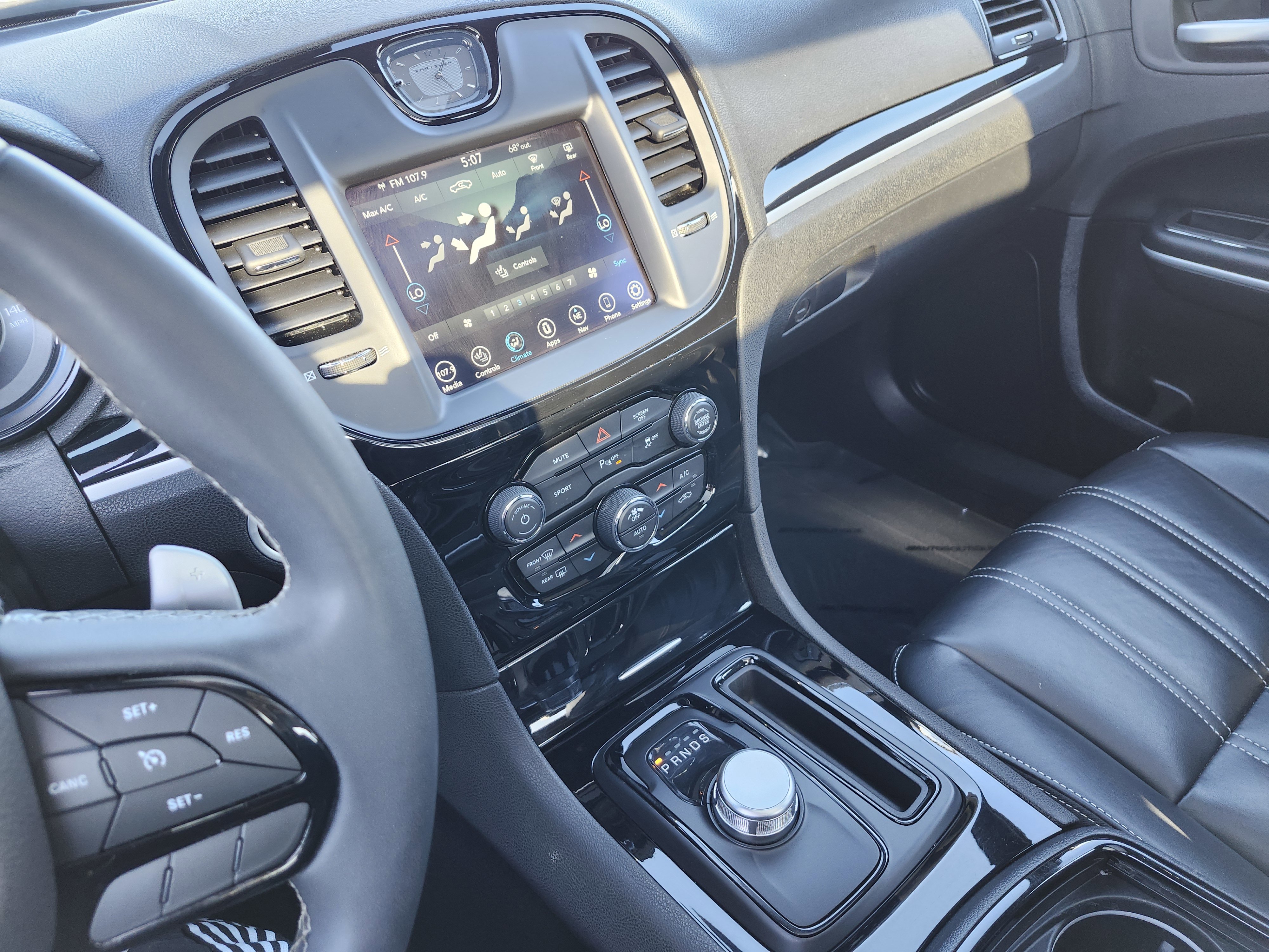 Used 2023 Chrysler 300 S image 33