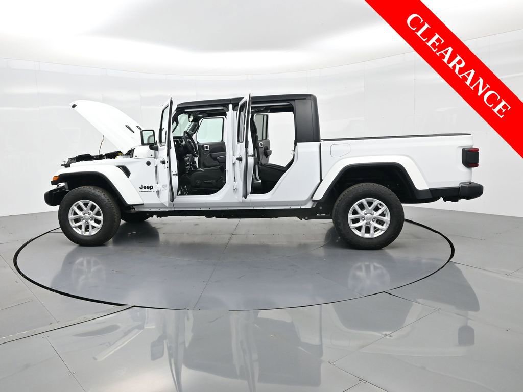 Used 2023 Jeep Gladiator Sport image 46