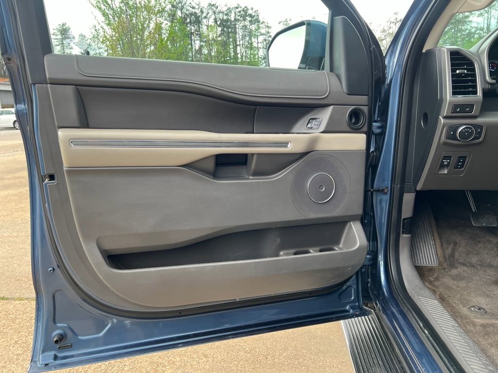 Used 2018 Ford Expedition XLT w/ Equipment Group 202A image 11