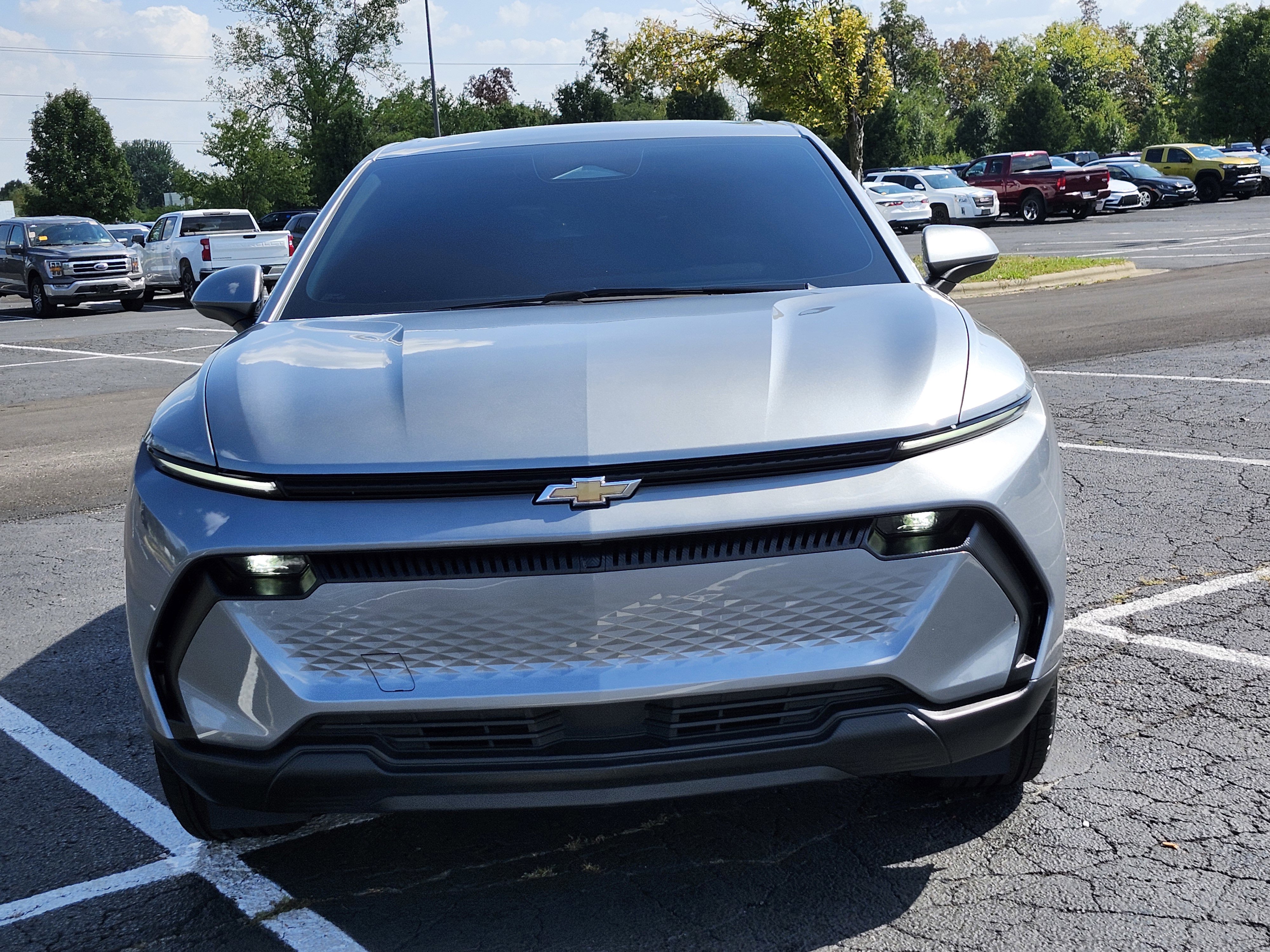 Used 2025 Chevrolet Equinox EV LT image 3