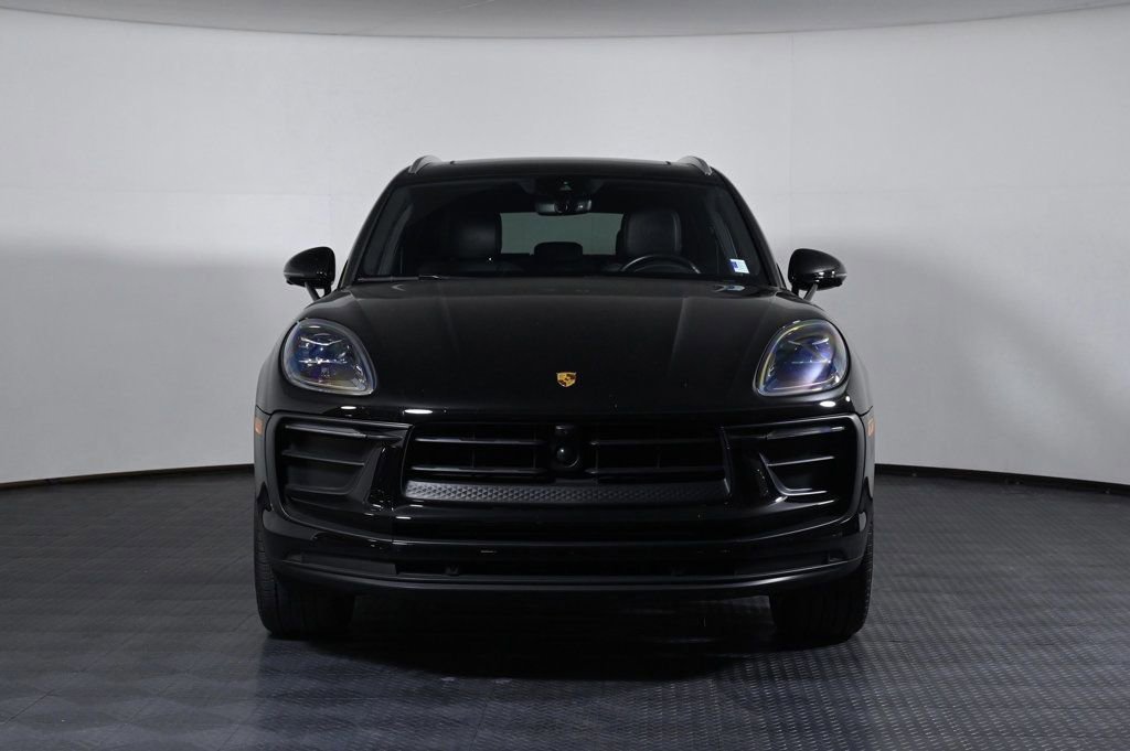 Certified 2024 Porsche Macan image 10