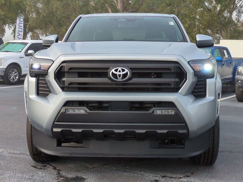 Used 2025 Toyota Tacoma SR5 image 9