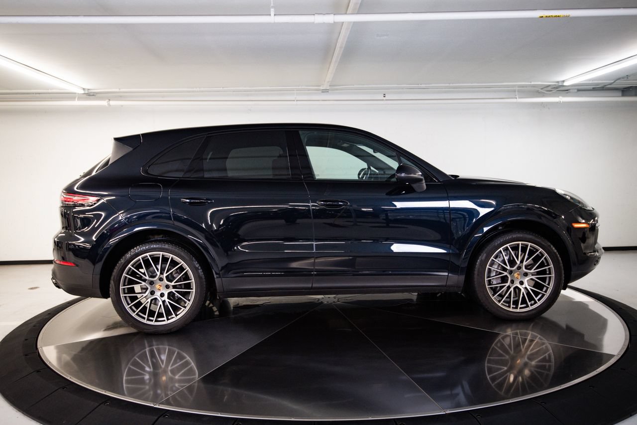 Certified 2023 Porsche Cayenne Platinum Edition AWD/4WD image 8