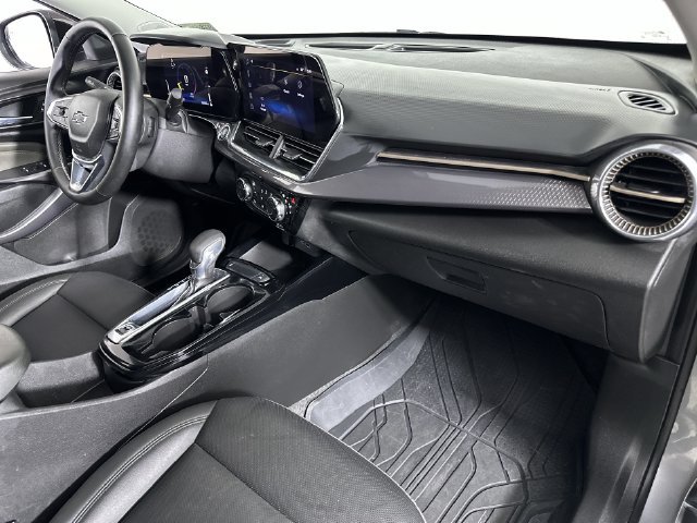 Used 2025 Chevrolet Trax ACTIV w/ Driver Confidence Package FWD image 30
