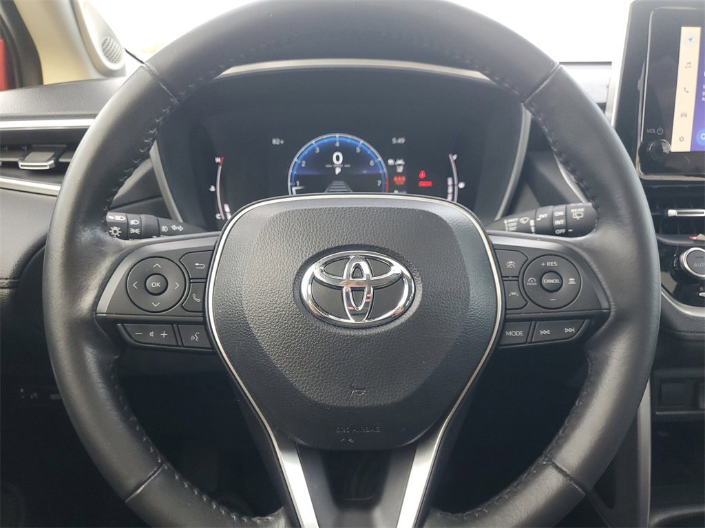 Used 2023 Toyota Corolla Cross XLE image 21