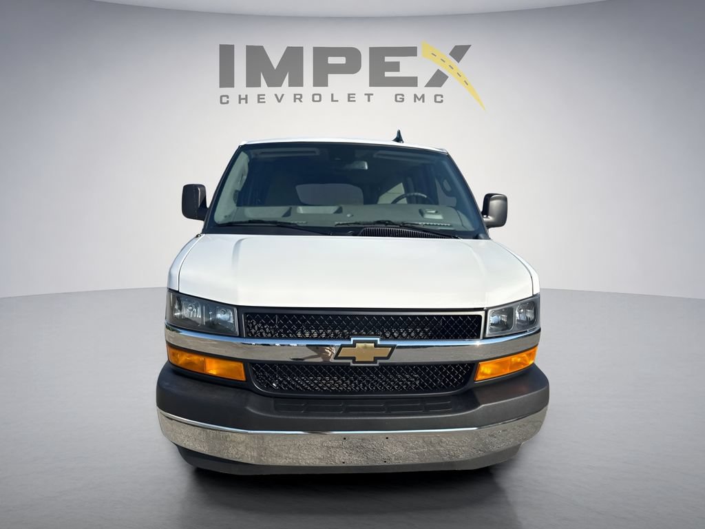 Used 2025 Chevrolet Express 3500 LT w/ LT Preferred Equipment Group RWD image 8