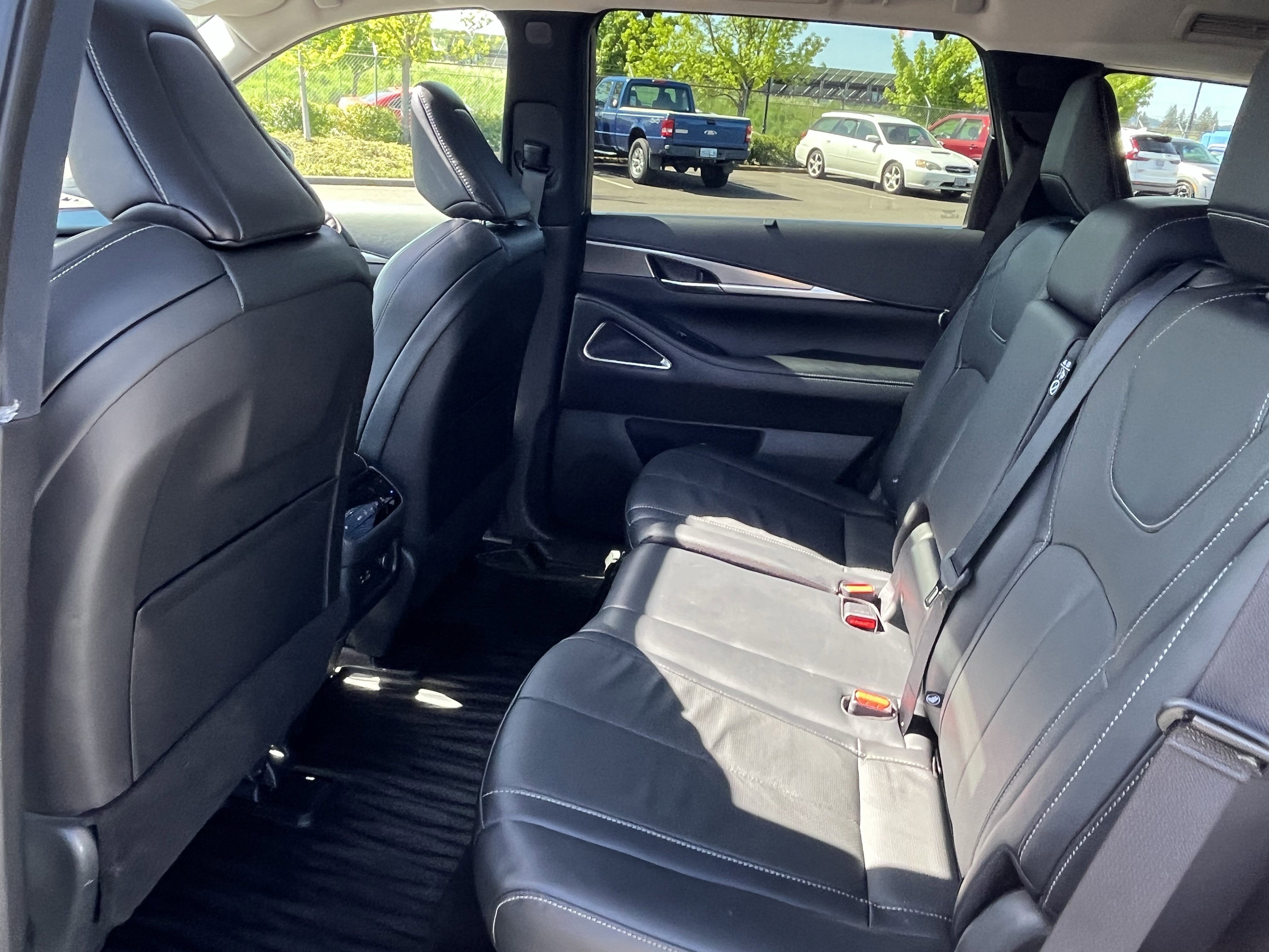 Used 2023 INFINITI QX60 Luxe w/ Vision Package AWD/4WD image 13