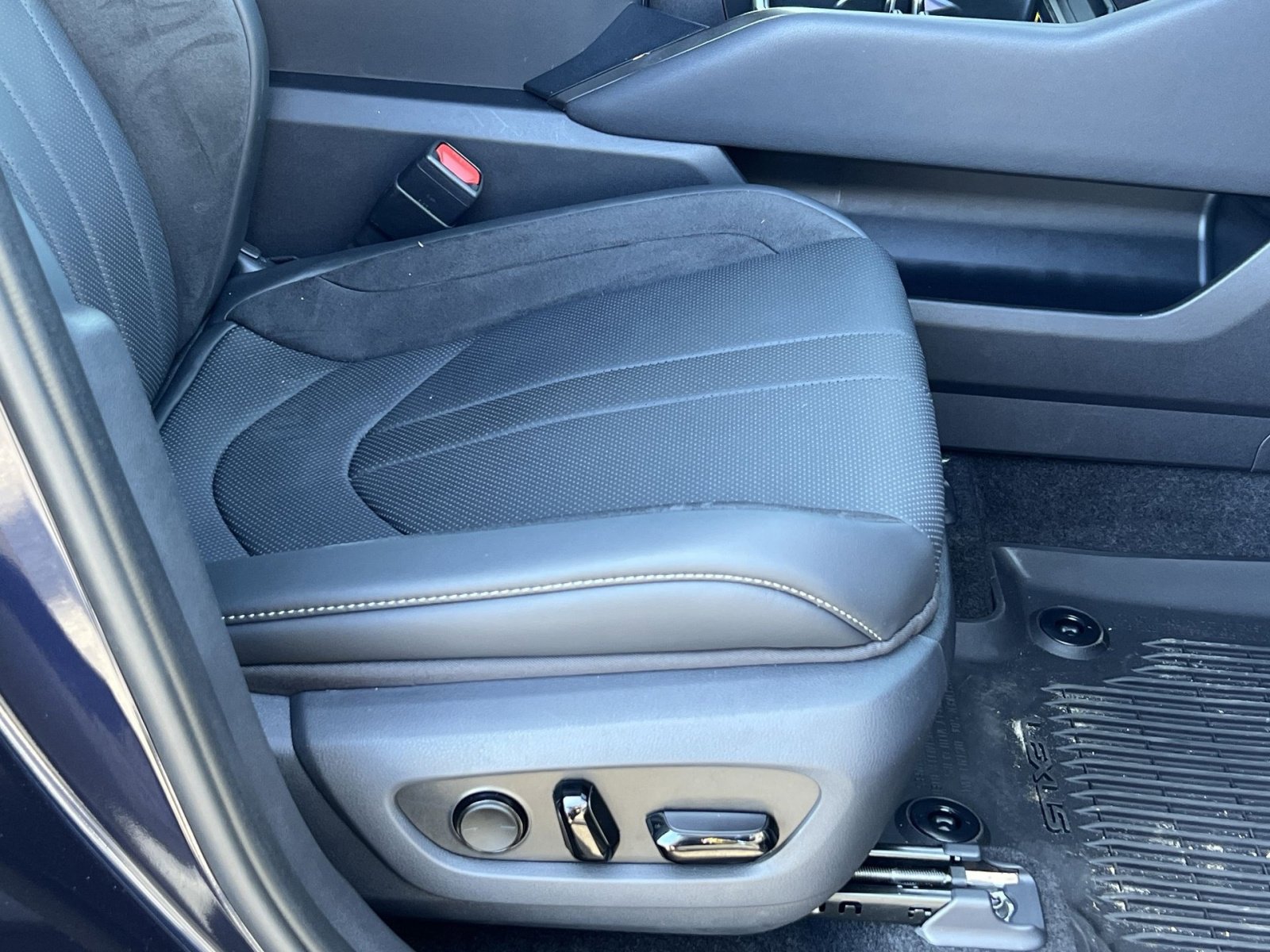 Used 2026 Lexus TX 500h AWD image 31