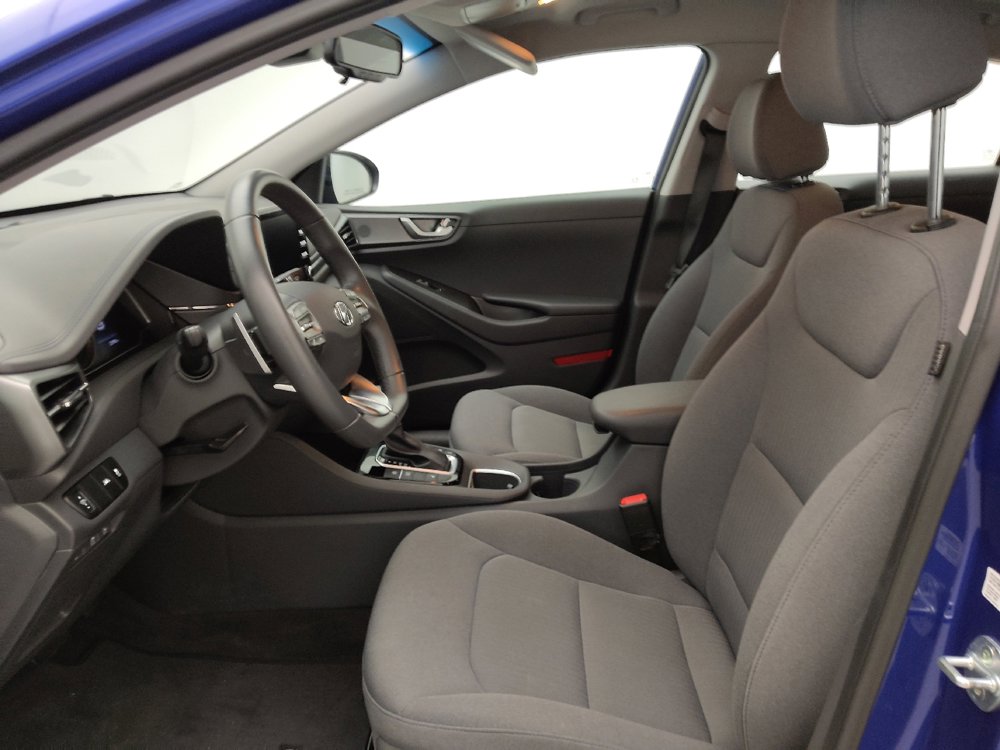 Used 2021 Hyundai Ioniq SE FWD image 17