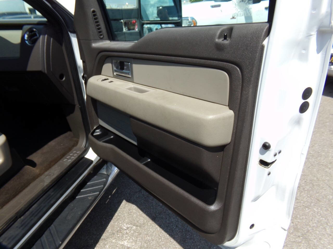 Used 2009 Ford F150 Lariat image 25