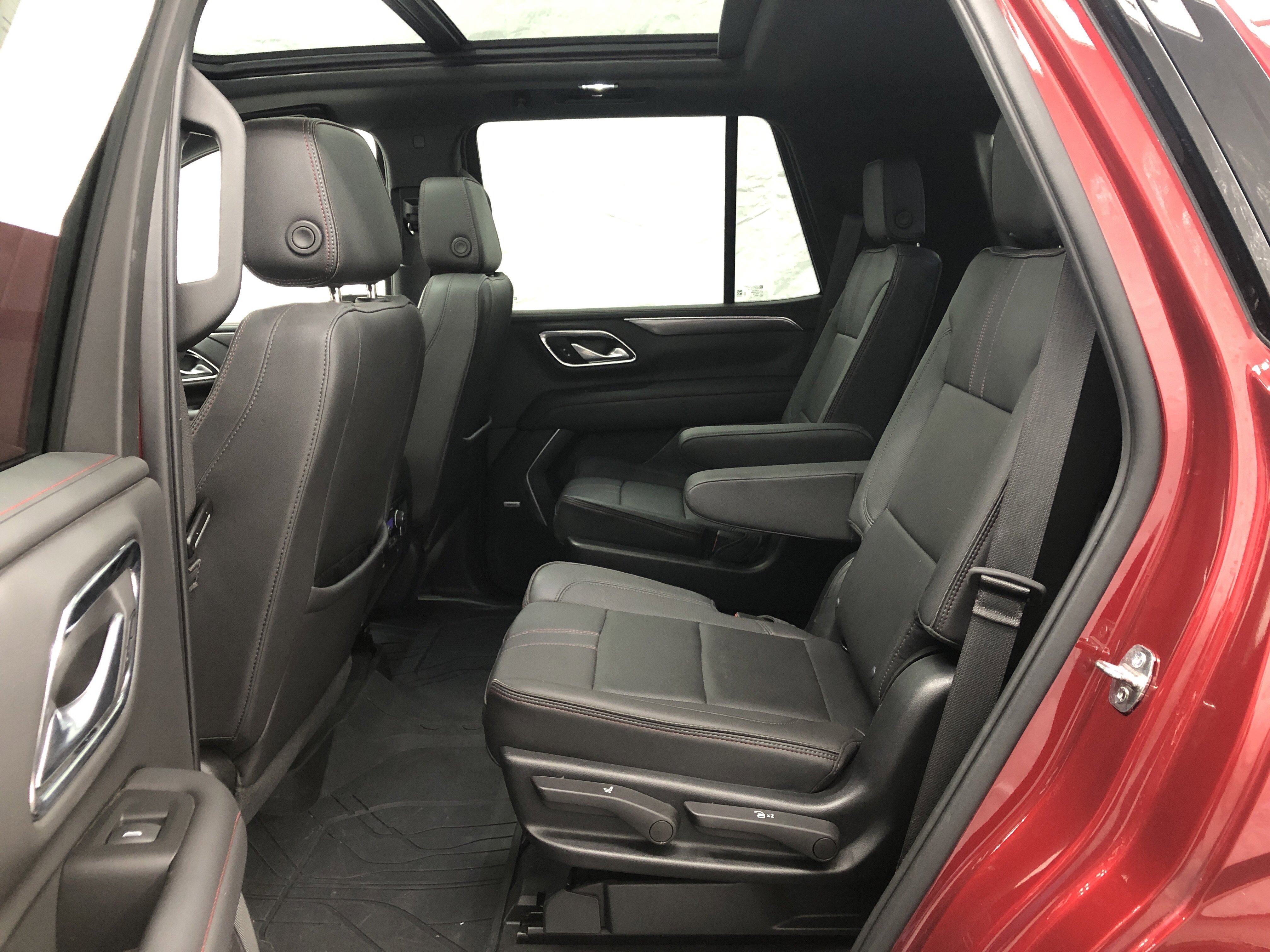 Used 2022 Chevrolet Tahoe RST w/ Sport Performance Package image 13