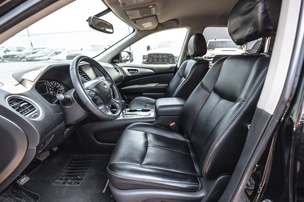Used 2019 Nissan Pathfinder SL FWD image 18