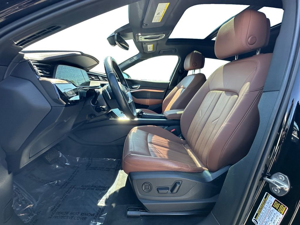 Used 2022 Audi e-tron Premium Plus w/ Premium Plus Package AWD/4WD image 9