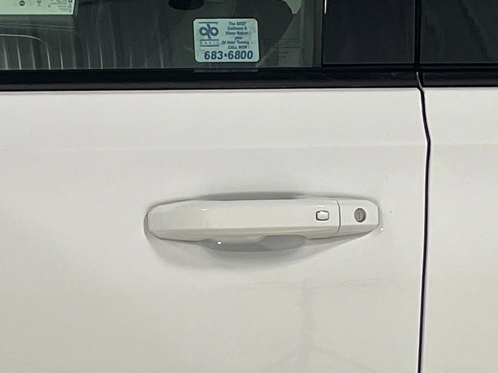 Used 2021 GMC Yukon AT4 image 16