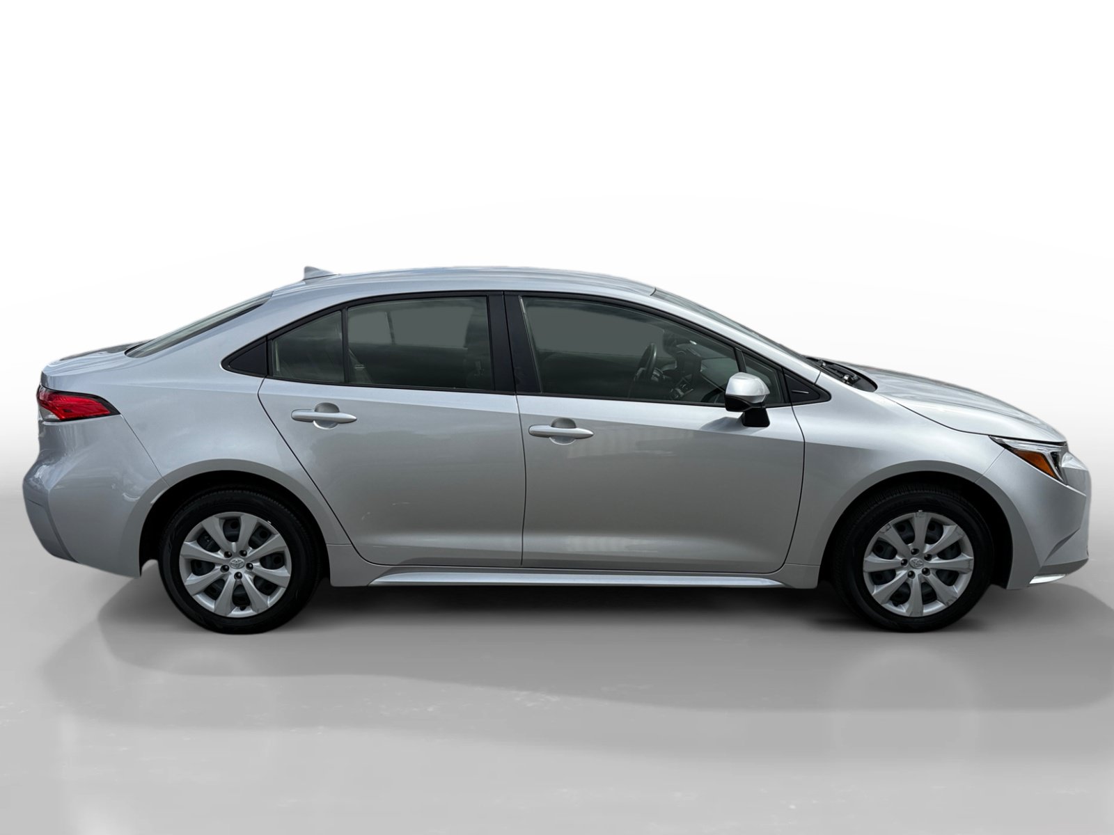 Used 2023 Toyota Corolla LE w/ Carpet Mat Package (TMS) FWD image 6