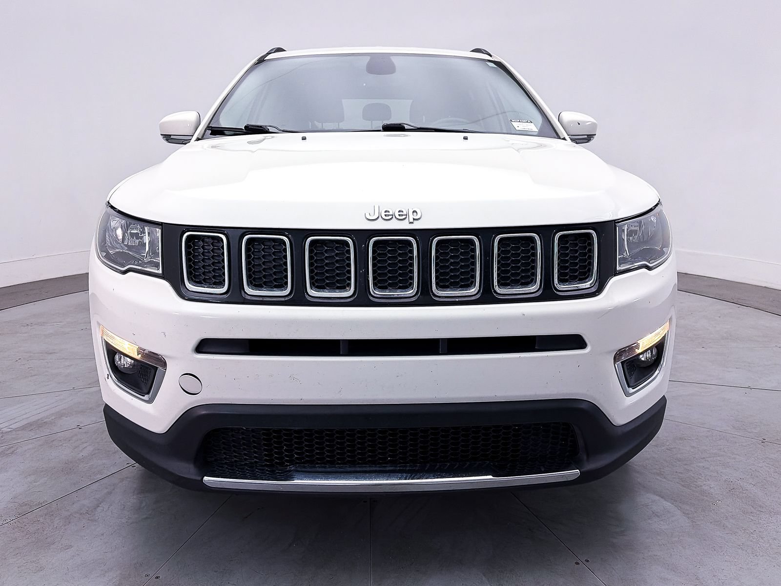 Used 2019 Jeep Compass Limited FWD image 2