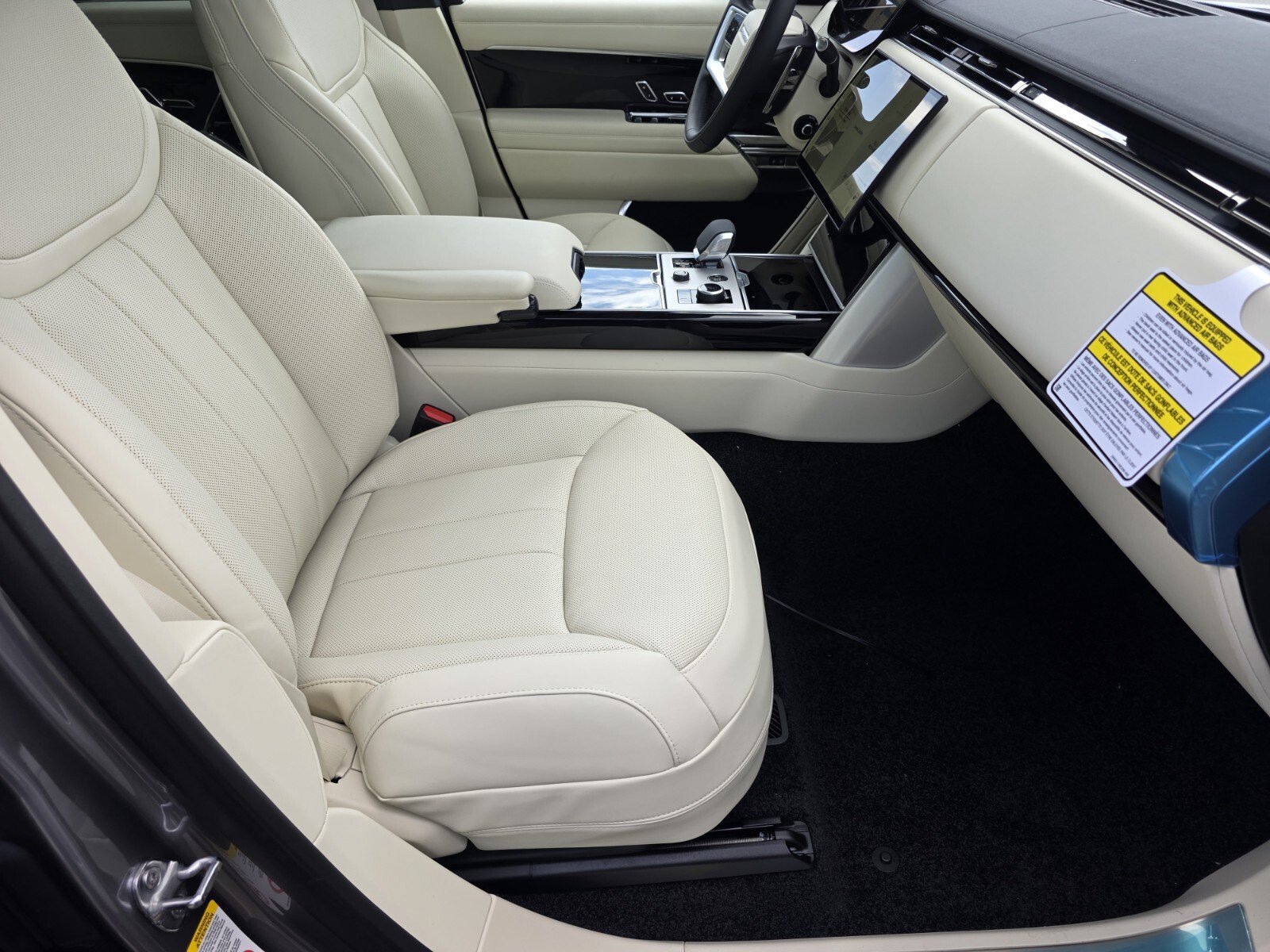 New 2027 Land Rover Range Rover SE AWD/4WD image 3
