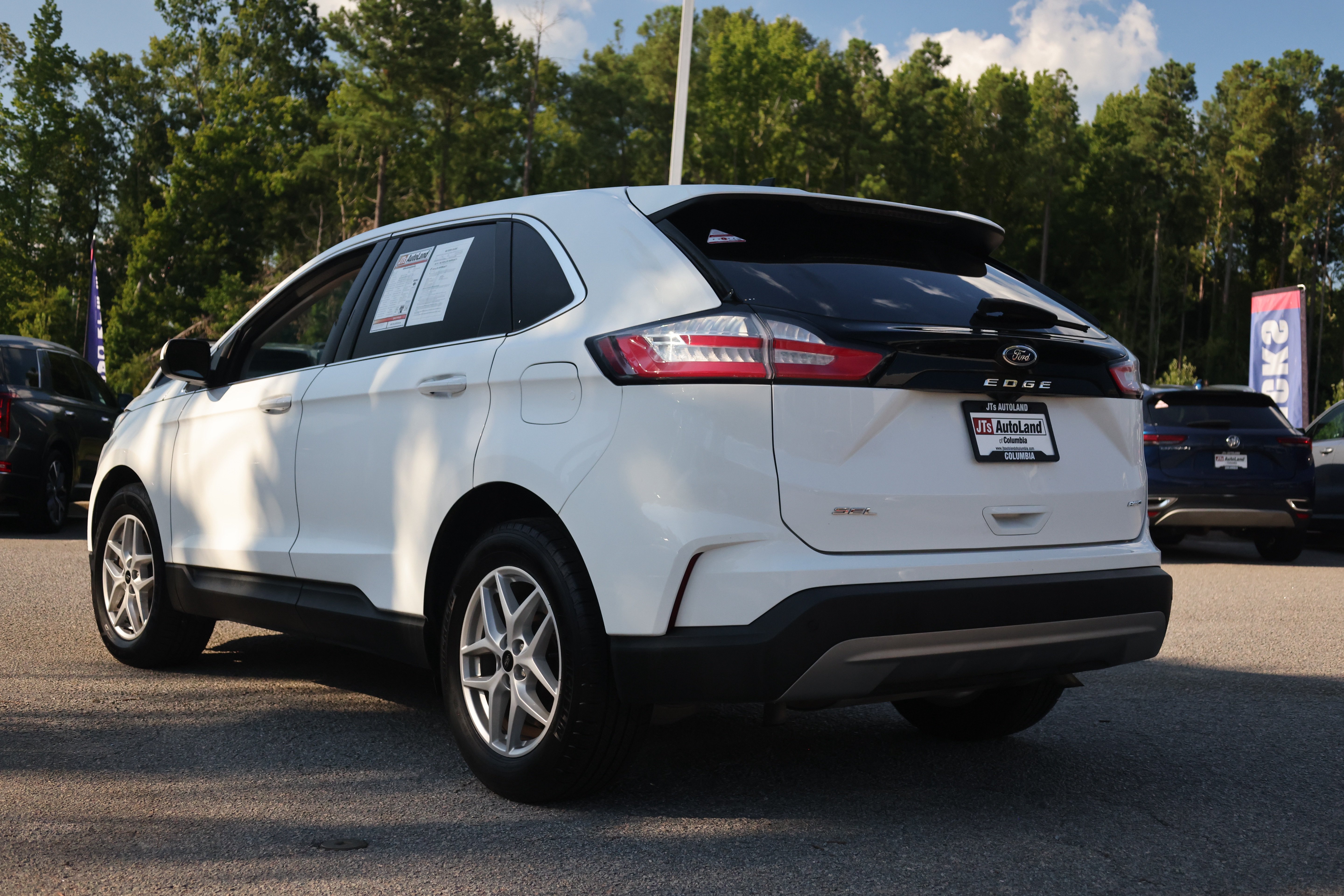 Used 2024 Ford Edge SEL AWD/4WD image 3