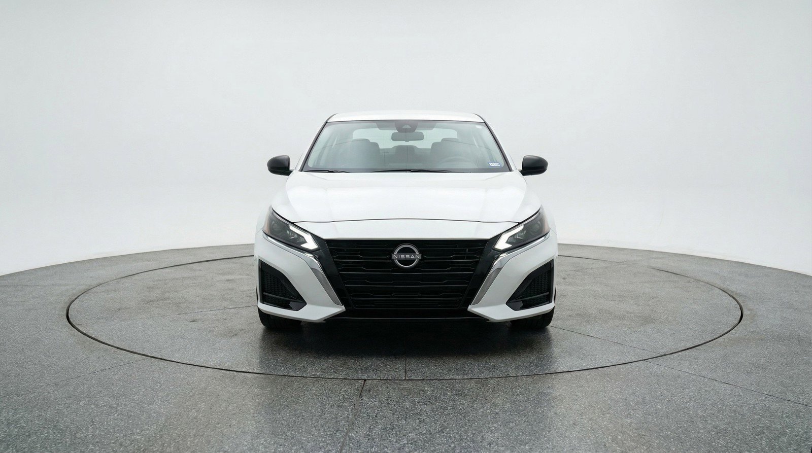 Used 2025 Nissan Altima 2.5 SV image 2