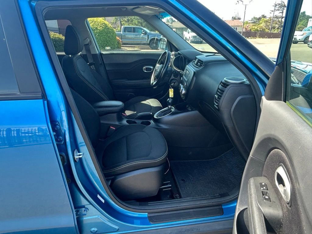 Used 2016 Kia Soul + w/ Designer's Package FWD image 23
