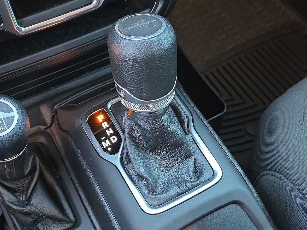 Used 2021 Jeep Gladiator Sport image 19