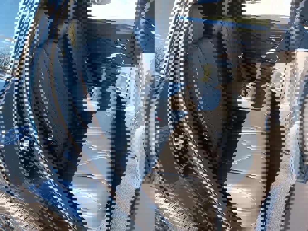 Used 2025 Acura RDX SH-AWD image 17