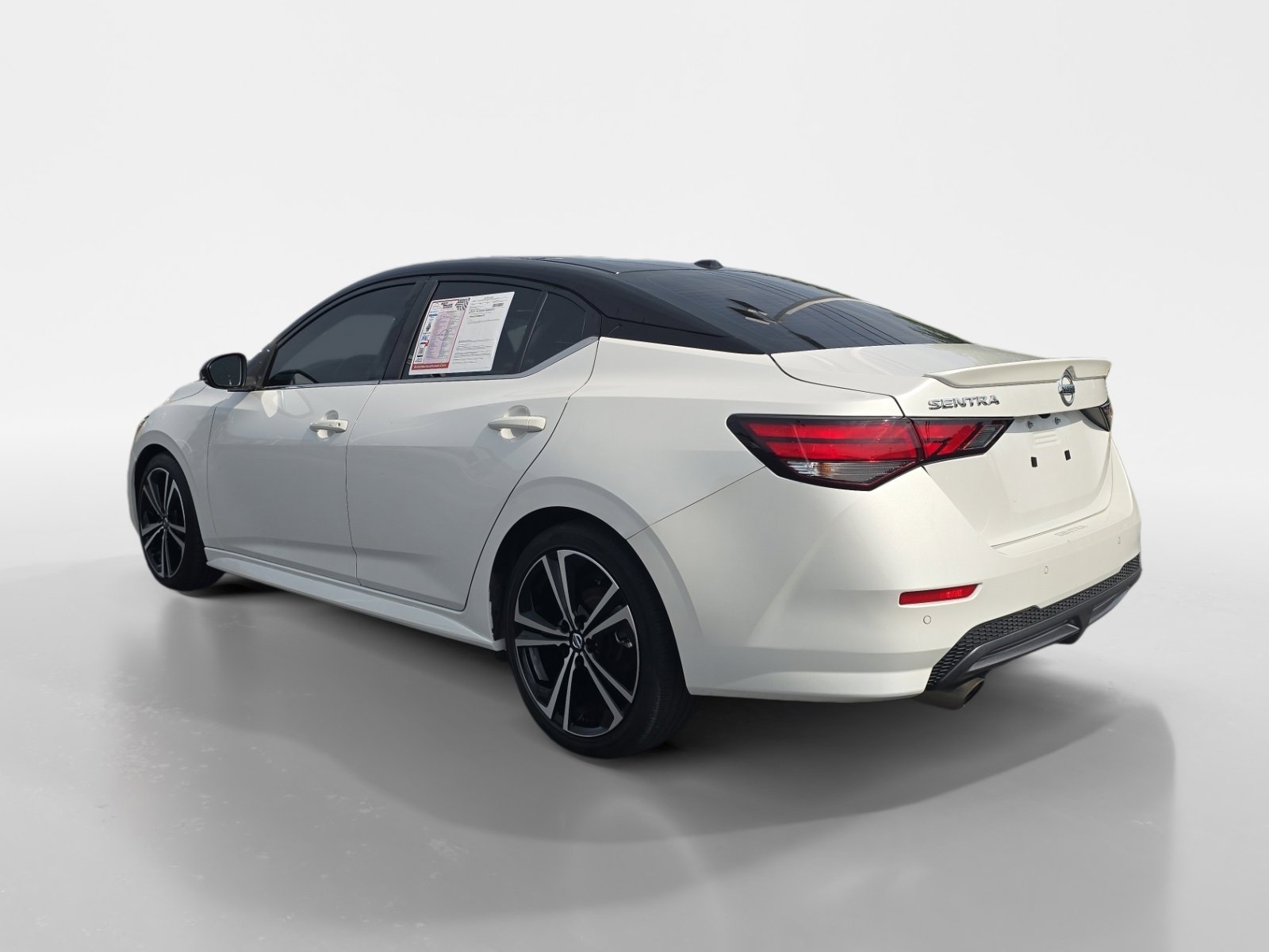 Used 2022 Nissan Sentra SR w/ Trunk Package FWD image 3