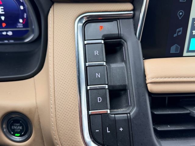 Used 2024 Chevrolet Suburban Premier image 19