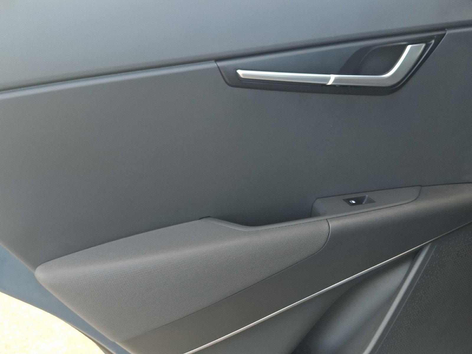 New 2026 Kia Niro SX Touring image 8