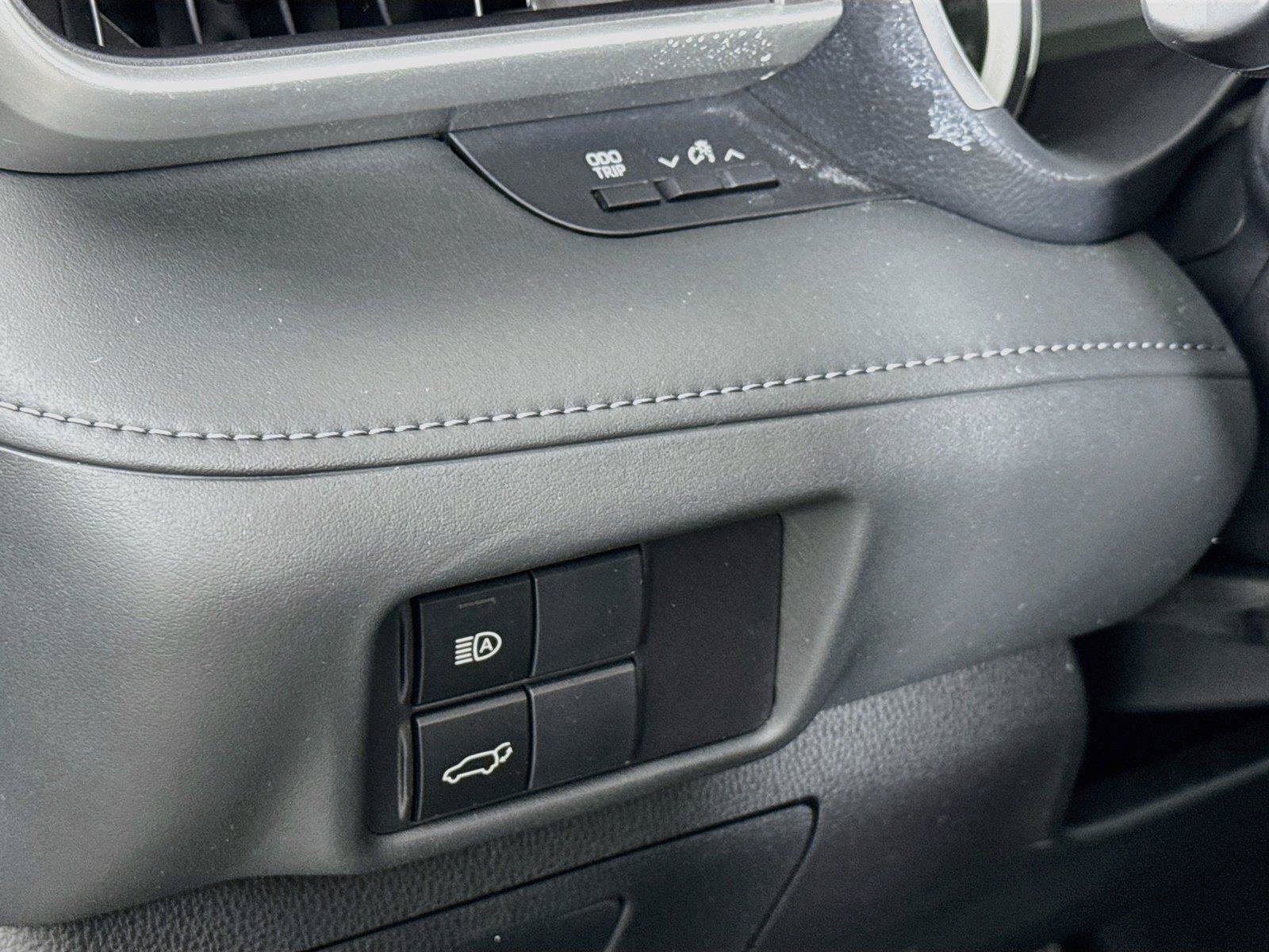 Used 2022 Toyota Highlander XLE AWD/4WD image 15