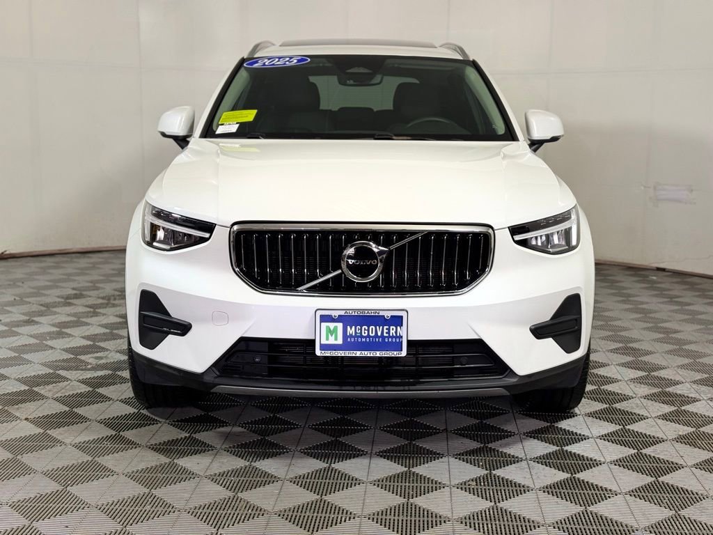 Used 2025 Volvo XC40 B5 Core w/ Protection Package Premier image 10