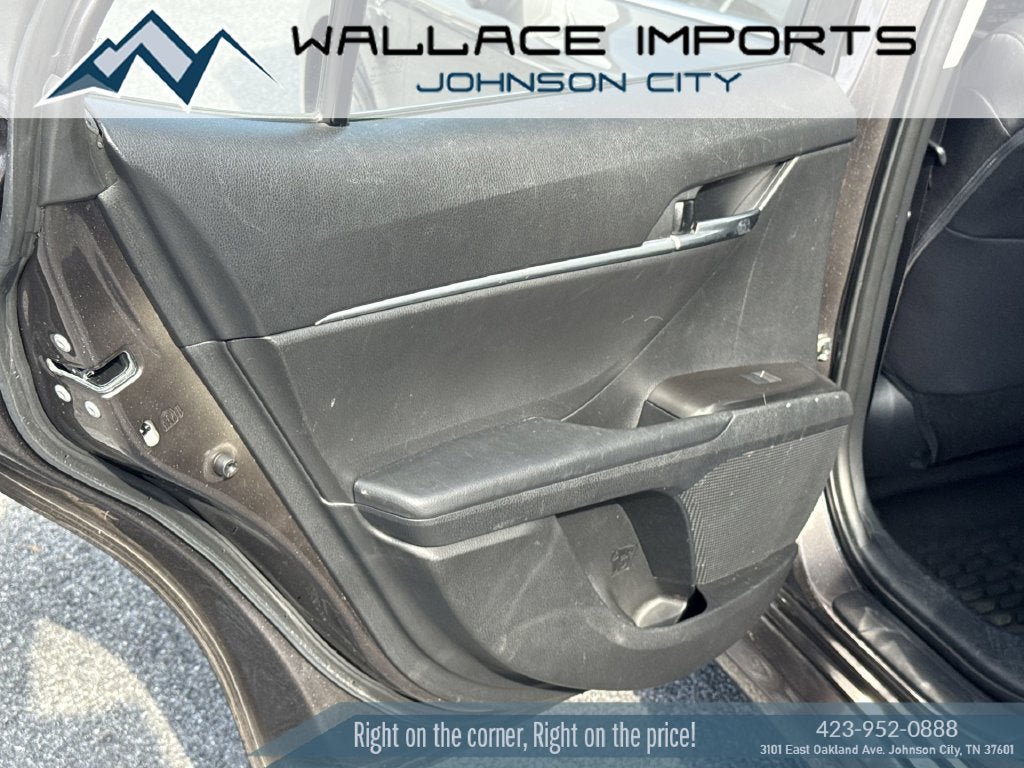 Used 2023 Toyota Camry LE FWD image 32