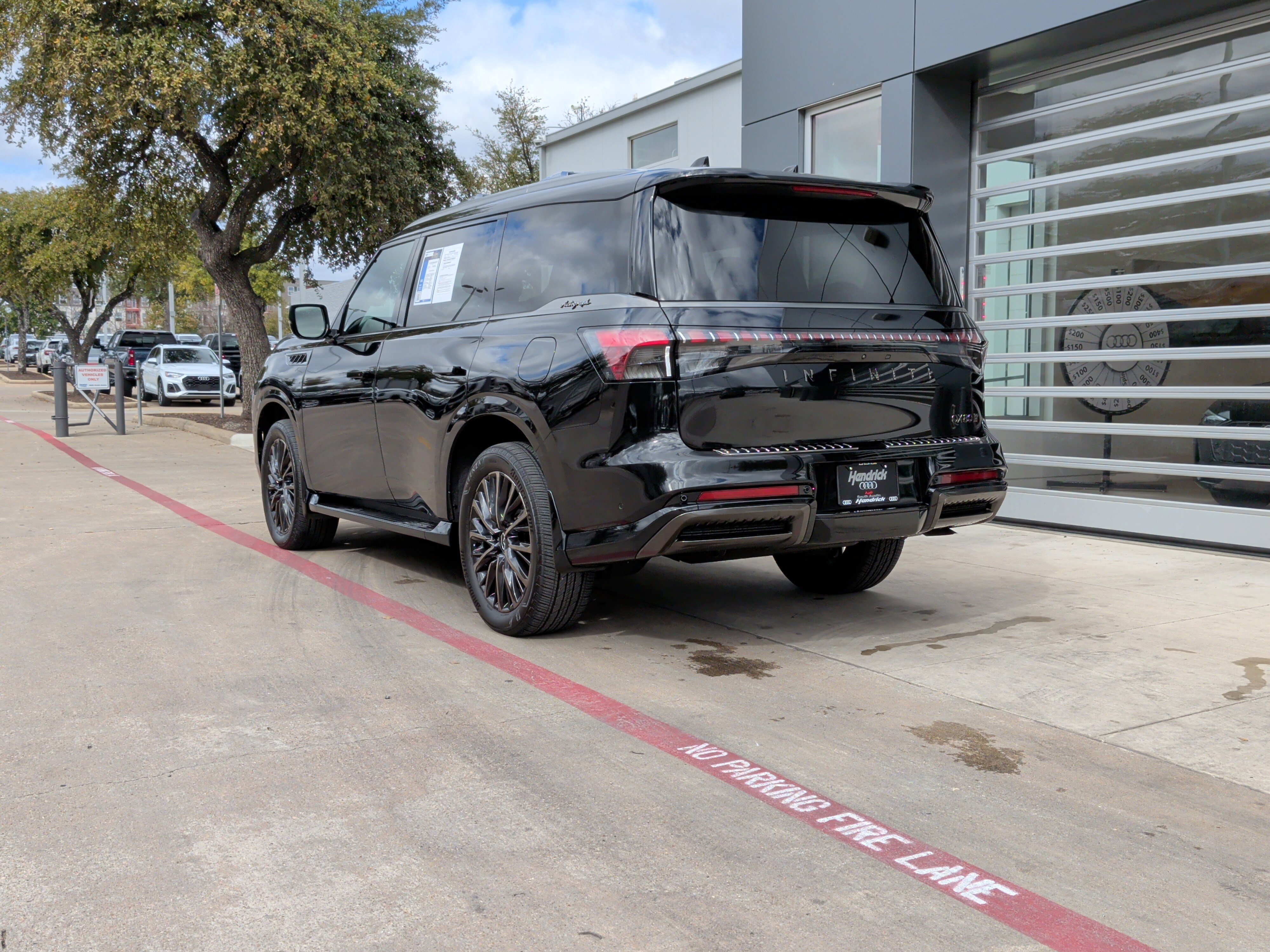 Used 2025 INFINITI QX80 Autograph w/ Autograph Exterior Package image 8