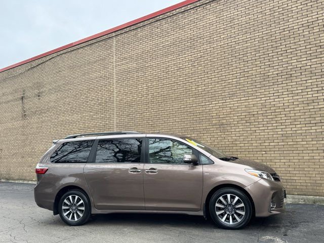 Used 2019 Toyota Sienna Limited Premium image 5