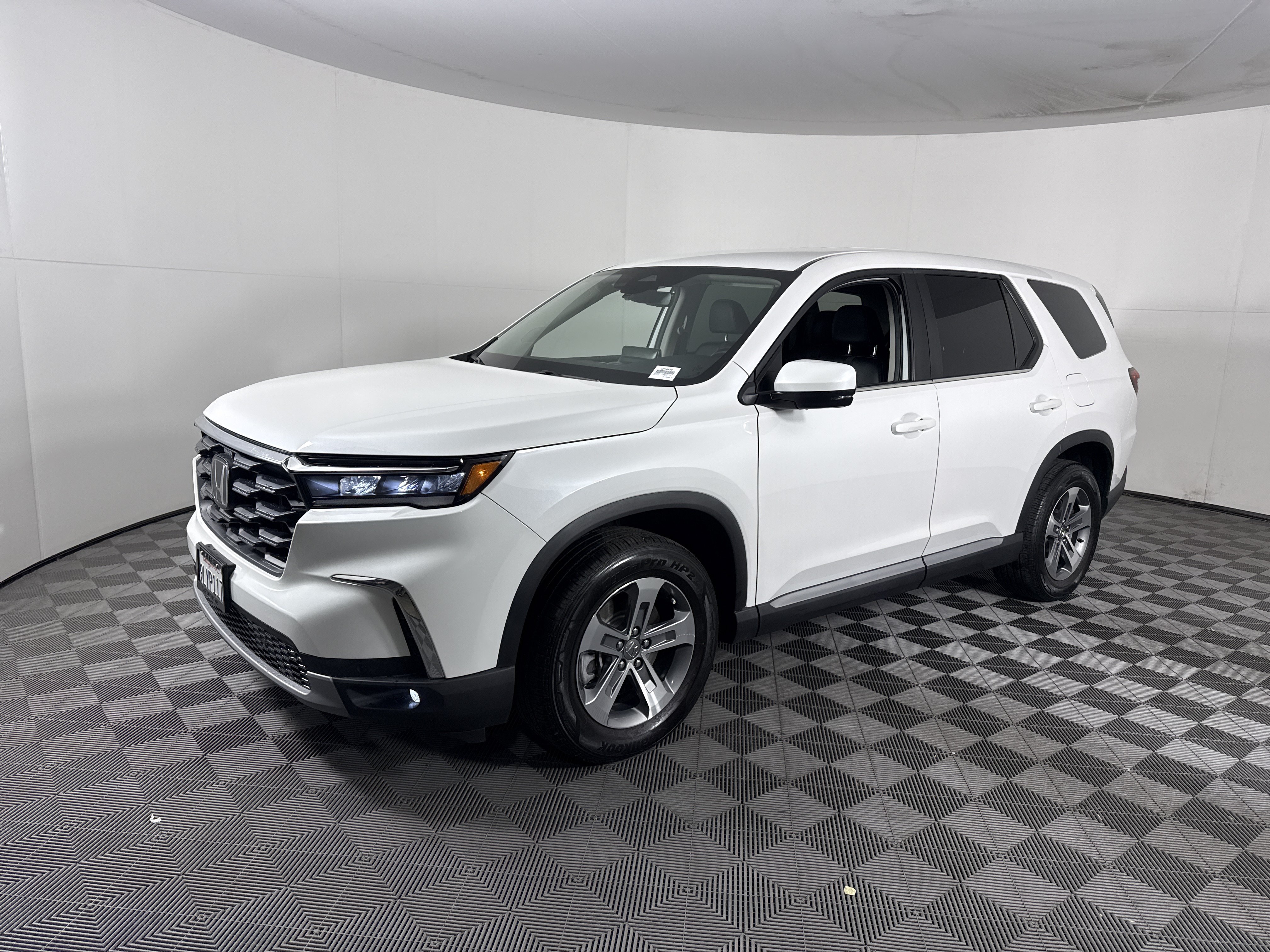 Certified 2024 Honda Pilot EX-L image 9
