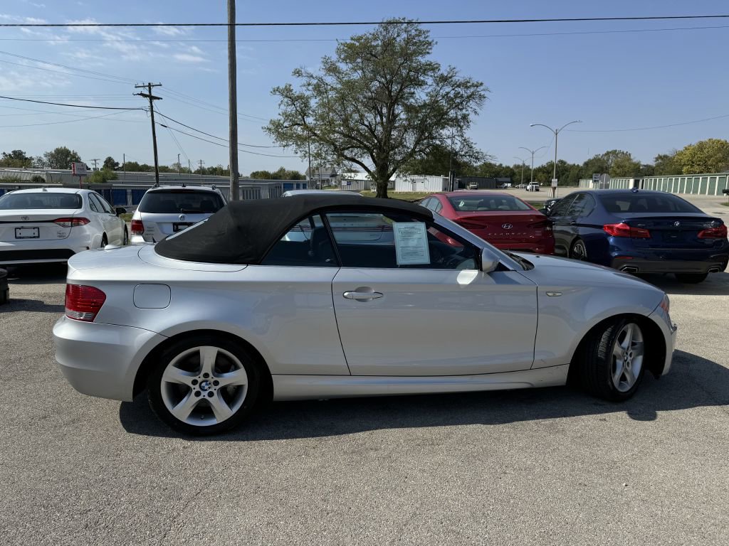 Used 2011 BMW 135i Convertible image 8