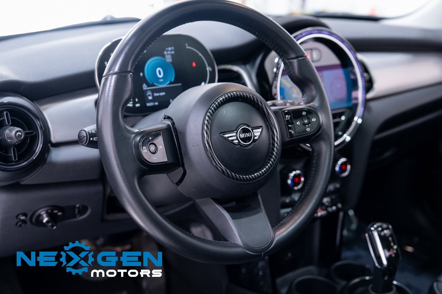 Used 2023 MINI Cooper 2-Door Hardtop image 22
