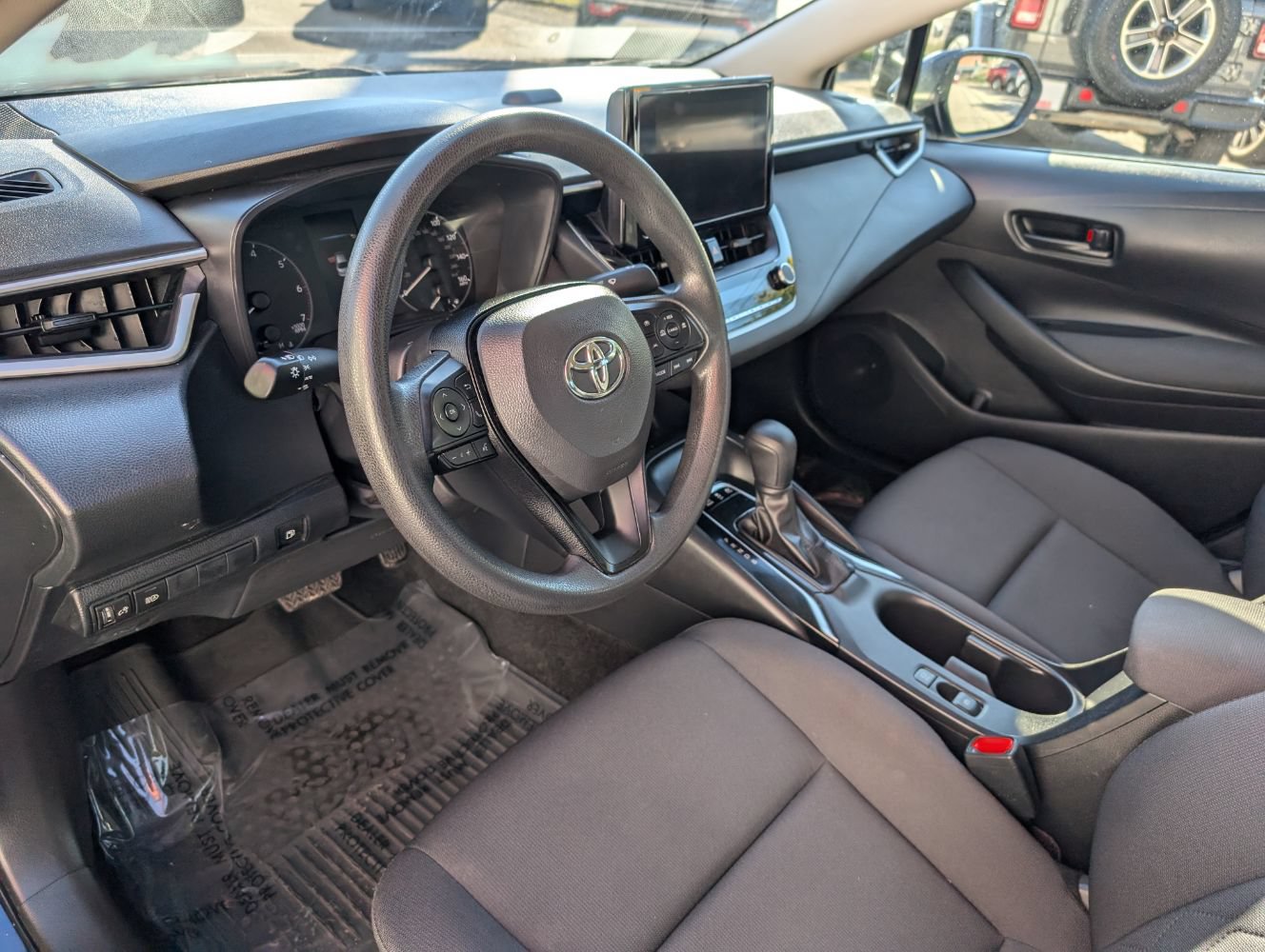 Used 2023 Toyota Corolla LE FWD image 12