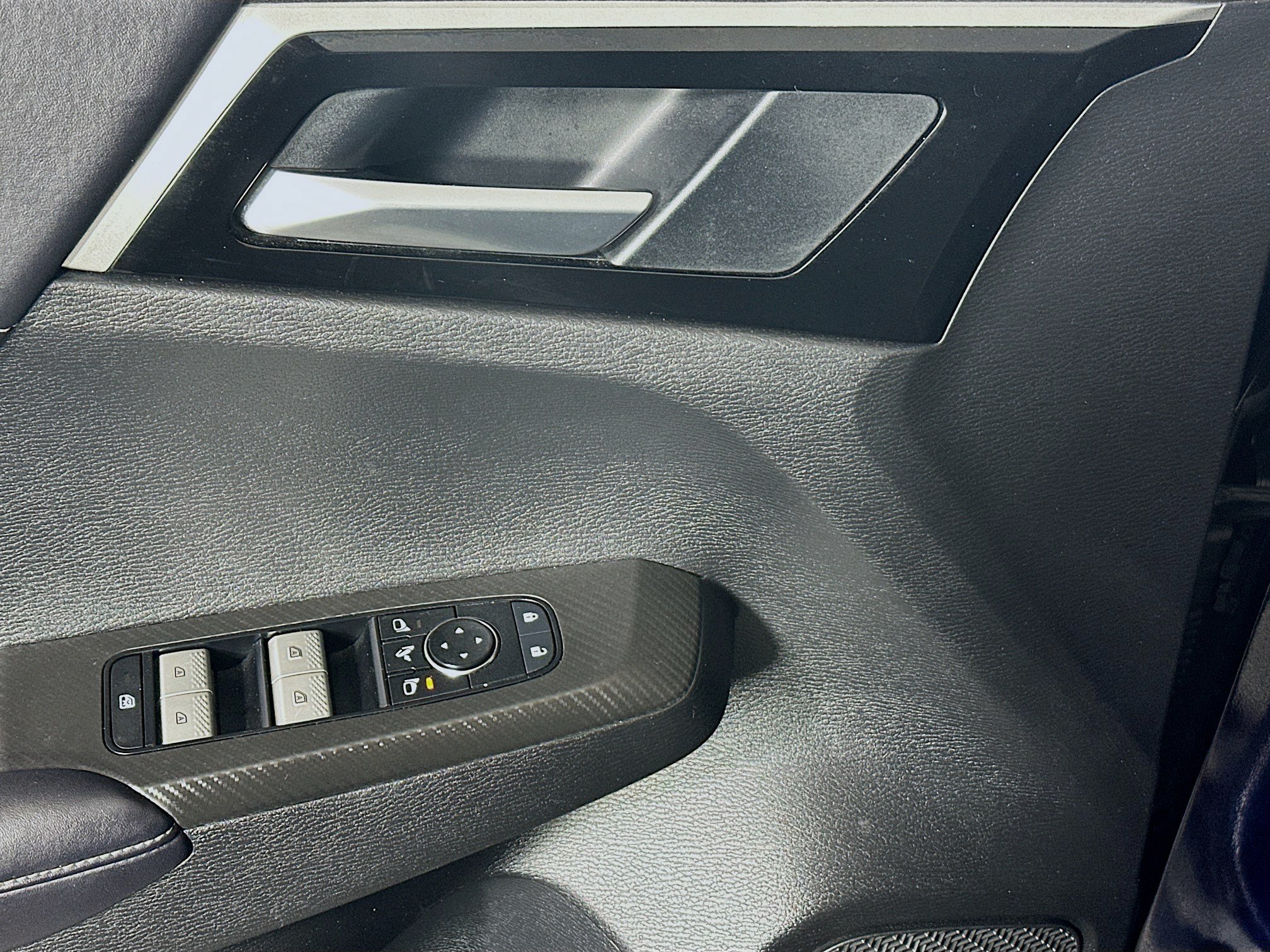 Used 2025 Mitsubishi Outlander SE AWD/4WD image 14