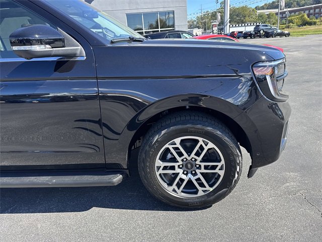 New 2025 Ford Expedition Max Active image 2