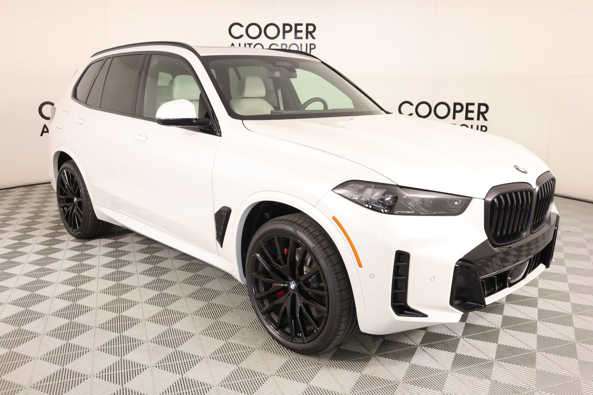 New 2026 BMW X5 xDrive40i w/ M Sport Package