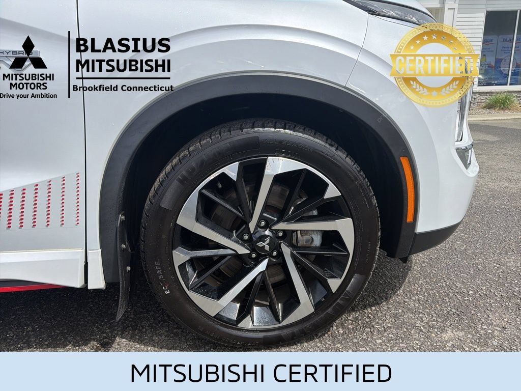 Used 2023 Mitsubishi Outlander 4WD Plug-In Hybrid image 3