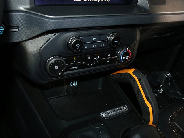 Used 2024 Ford Bronco Badlands image 20
