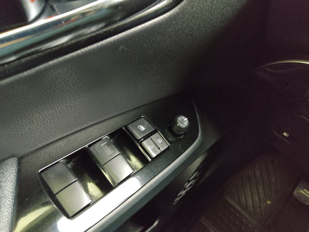 Used 2021 Toyota Prius LE FWD image 27