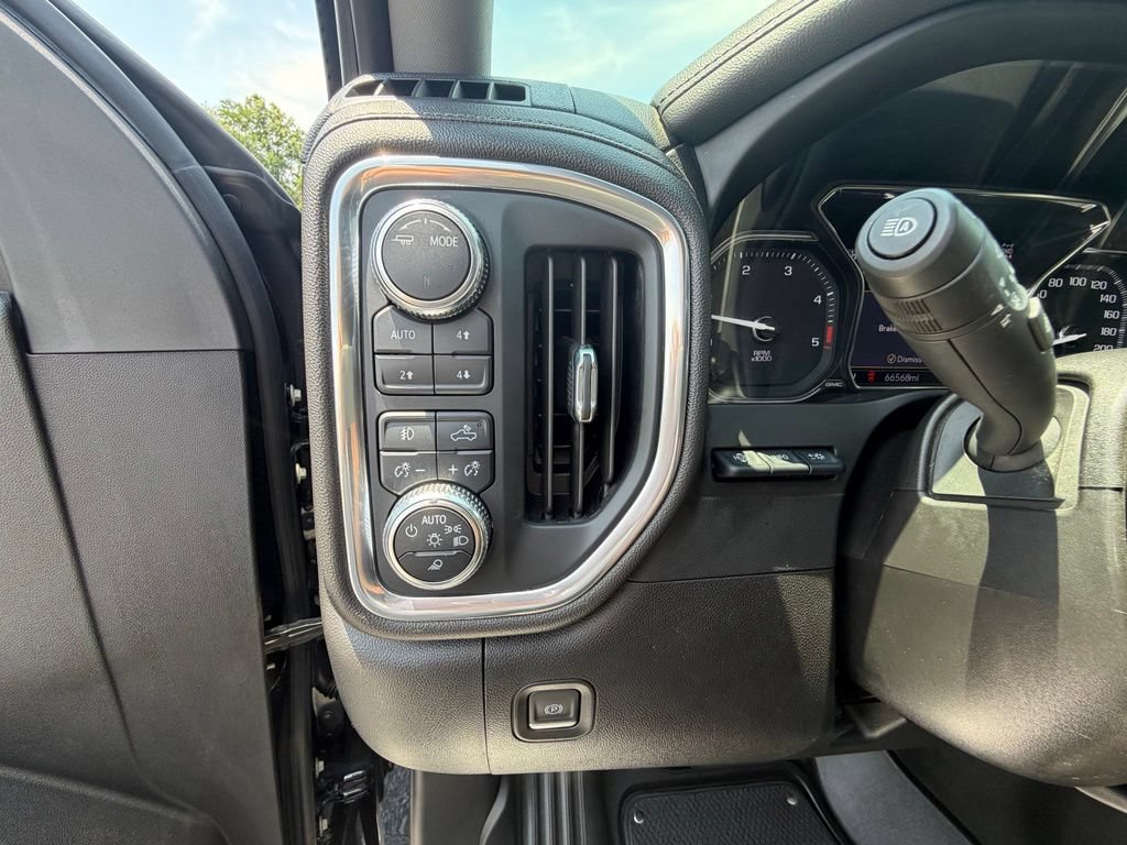 Used 2022 GMC Sierra 2500 Denali w/ Denali Black Diamond Edition AWD/4WD image 4