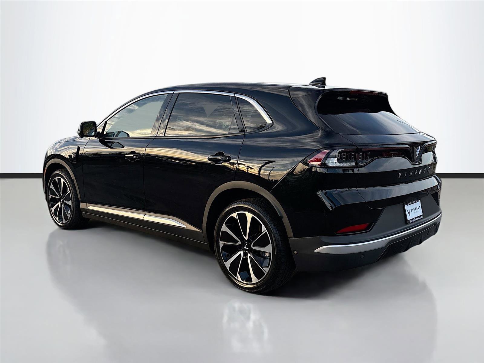 New 2025 VinFast VF 8 Plus image 5