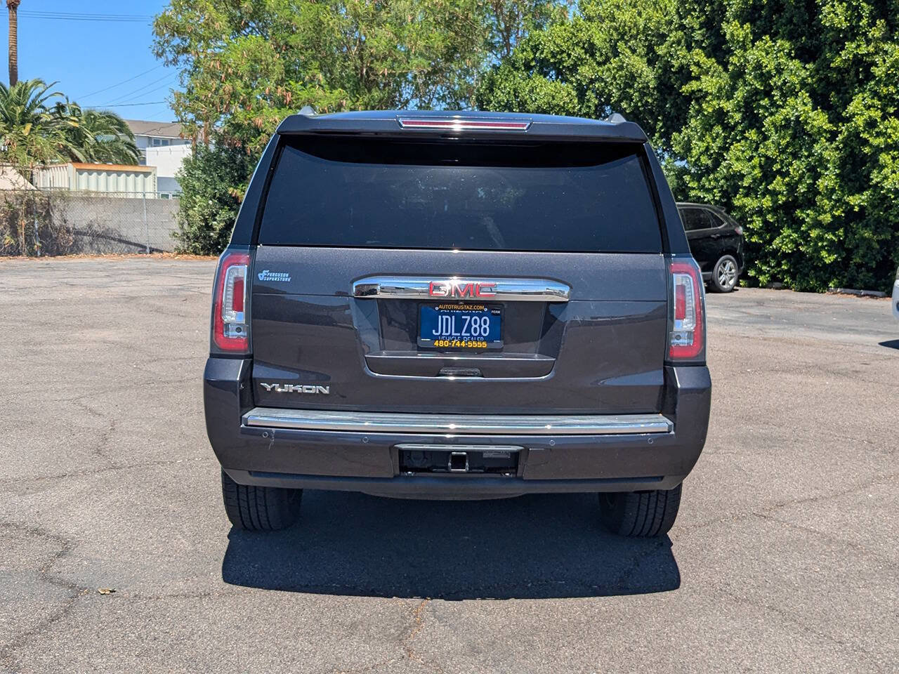 Used 2017 GMC Yukon Denali w/ Open Road Package image 5