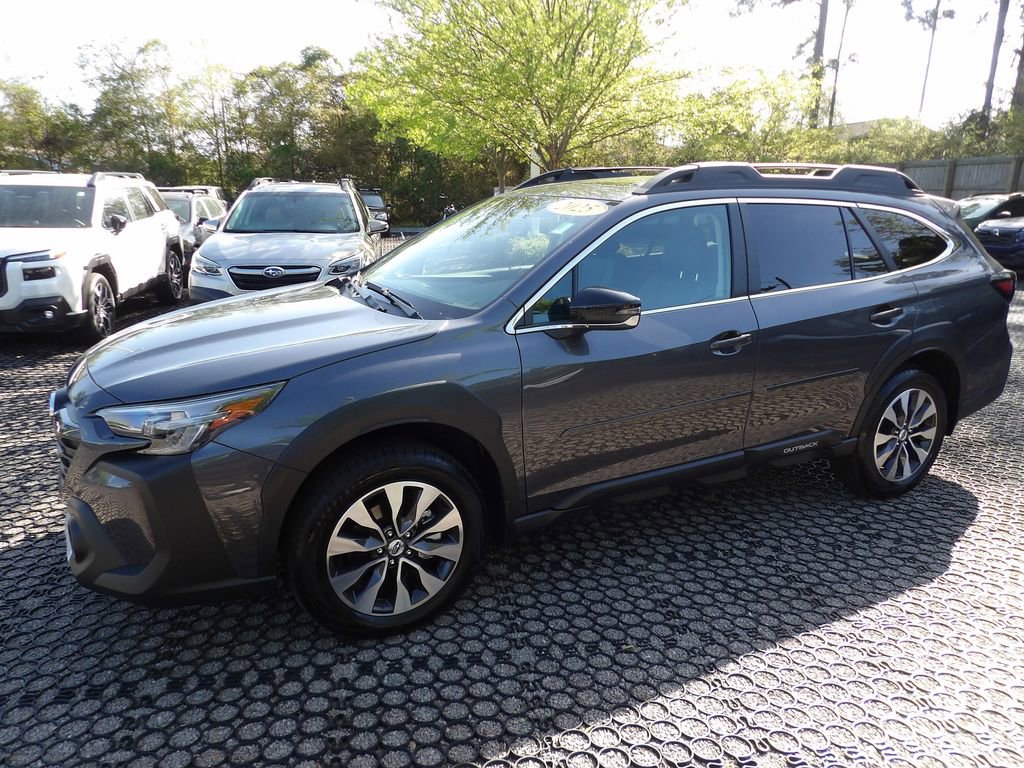 Used 2025 Subaru Outback Limited image 4